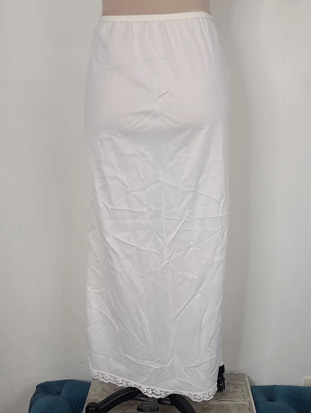 Vintage Oplalaire White Nylon Chantilly Lace Trim Kick Slit Long Half Slip M - Picture 6 of 13